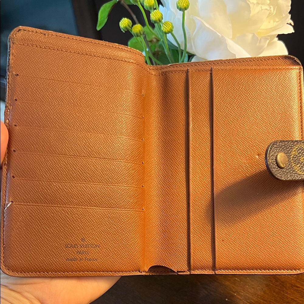 Authentic Vintage Louis Vuitton Monogram Card Wallet - Picture 7 of 17